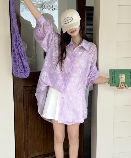 Aelina(エリナ)の「刺繍パンチングレースシャツ(シャツ/ブラウス・レディース・ホワイト/ピンク/グリーン/パープル/ブルー/ブラック・FREE)」の13枚目の写真