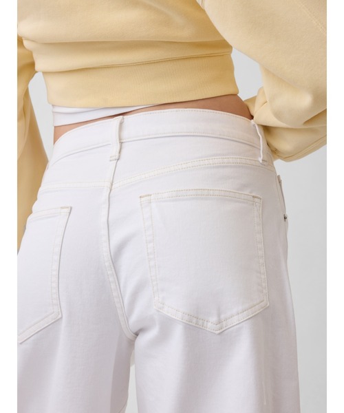 GAP（ギャップ）の「ハイライズ キュロットデニム ホワイト（デニムパンツ・レディース・ホワイト・26/25/24/23/30/28/27/29）」の4枚目の写真