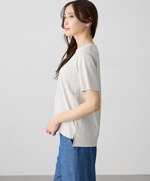 A/C DESIGN BY ALPHA CUBIC(エーシーデザインバイアルファキュービック)の「グラフィックロゴTシャツ【すごツヤ・接触冷感・UVカット】(Tシャツ/カットソー・レディース・ライトグレー/オフホワイト/ブラック・M/L/LL/3L)」の6枚目の写真