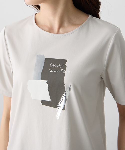 A/C DESIGN BY ALPHA CUBIC(エーシーデザインバイアルファキュービック)の「グラフィックロゴTシャツ【すごツヤ・接触冷感・UVカット】(Tシャツ/カットソー・レディース・ライトグレー/オフホワイト/ブラック・M/L/LL/3L)」の16枚目の写真