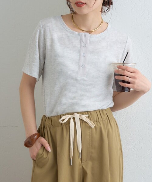CIAOPANIC TYPY(チャオパニックティピー)の「【ZOZO限定】シアーワッフルヘンリーネックTee(Tシャツ/カットソー・レディース・ブラウン/グレー/オフホワイト/ブラック・ONE SIZE)」の17枚目の写真