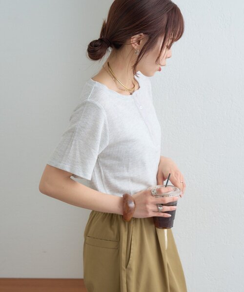 CIAOPANIC TYPY(チャオパニックティピー)の「【ZOZO限定】シアーワッフルヘンリーネックTee(Tシャツ/カットソー・レディース・ブラウン/グレー/オフホワイト/ブラック・ONE SIZE)」の18枚目の写真