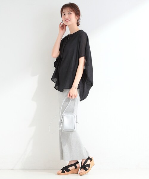 SHOO・LA・RUE(シューラルー)の「【体型カバー】バルーン風ゆるシャツブラウス(シャツ/ブラウス・レディース・ピンク系/ブラック/ブルー系その他/ブラウン系・00)」の7枚目の写真