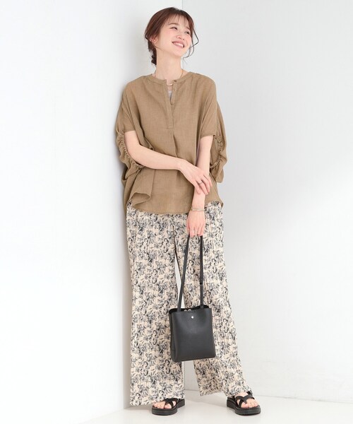 SHOO・LA・RUE(シューラルー)の「【体型カバー】バルーン風ゆるシャツブラウス(シャツ/ブラウス・レディース・ピンク系/ブラック/ブルー系その他/ブラウン系・00)」の11枚目の写真