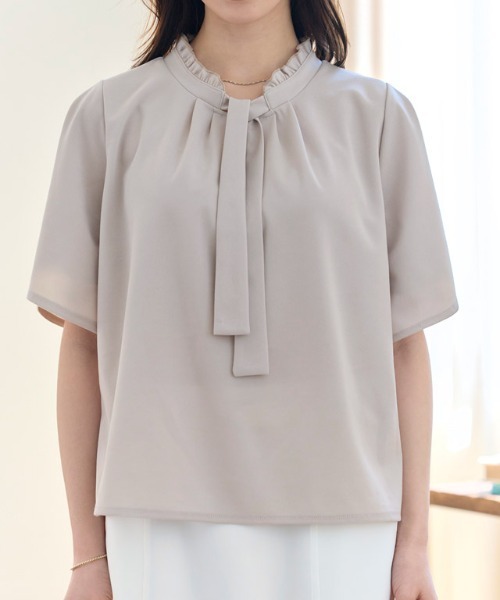 Pierrot(ピエロ)の「【接触冷感/UV/ウォッシャブル】フリルネックタイTブラウス(シャツ/ブラウス・レディース・ブルー/オフホワイト/グレー/ブラック・M/LL/L)」の22枚目の写真