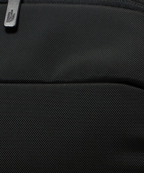 THE NORTH FACE（ザノースフェイス）の「【WEB限定】＜THE NORTH FACE＞シャトルライト デイパック（バックパック/リュック・メンズ・ブラック・FREE）」の2枚目の写真