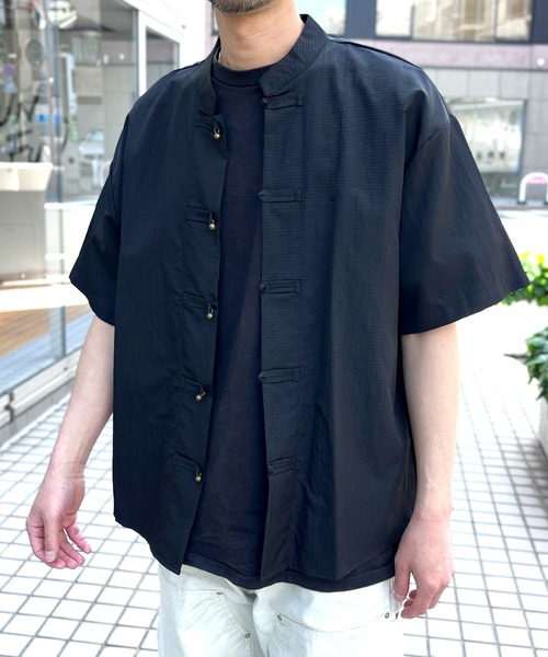 yield(イールド)の「【yield select】KUNG-FU SHIRT カンフーシャツ チャイナシャツ キレイめ 無地 半袖 シャツ(シャツ/ブラウス・メンズ・ブラック・M/L/XL/XXL/S)」の4枚目の写真