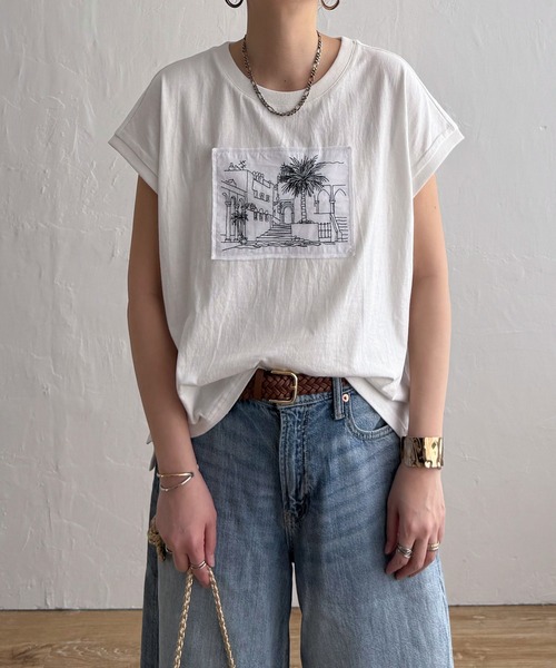 LBC(エルビーシー)の「冷感フレンチスリーブ刺繍Tシャツ(Tシャツ/カットソー・レディース・ホワイト/イエロー/チャコール/ブルー・M)」の1枚目の写真