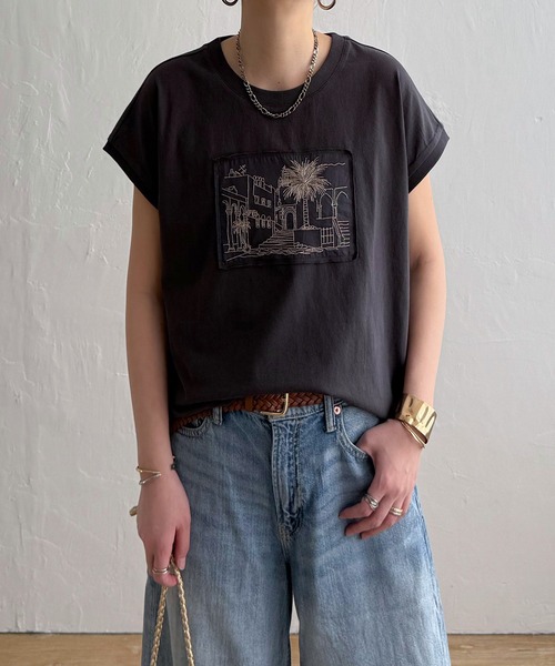 LBC(エルビーシー)の「冷感フレンチスリーブ刺繍Tシャツ(Tシャツ/カットソー・レディース・ホワイト/イエロー/チャコール/ブルー・M)」の2枚目の写真