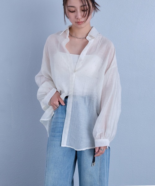 murea(ミュレア)の「レギュラーカラーラインストーンシアーシャツ(シャツ/ブラウス・レディース・ブルー/ブラック/アイボリー/ベージュ・FREE)」の9枚目の写真
