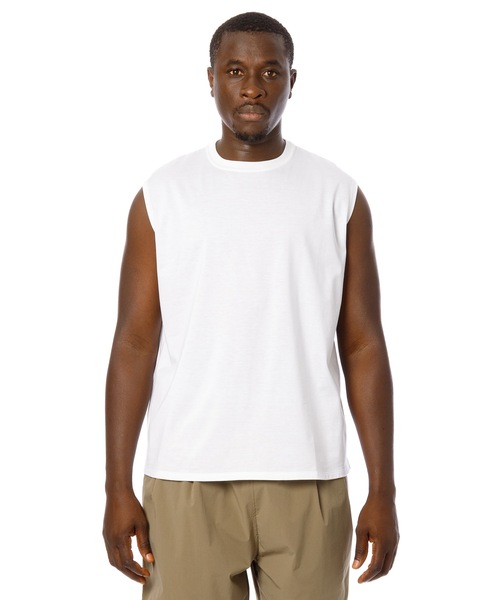 Sandinista(サンディニスタ)の「Cool Training Sleeveless Top / 接触冷感トレーニングスリーブレストップ(Tシャツ/カットソー・メンズ・ブラック/ホワイト/グリーン系その他/チャコール・SMALL/MEDIUM/LARGE)」の2枚目の写真