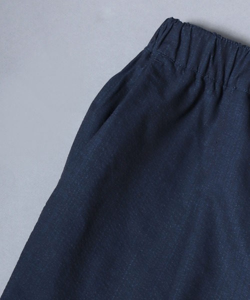ANPAS(アンパス)の「Poly Seersucker Wide-Leg Pants / シアサッカーワイドパンツ 〈セットアップ対応〉クライミングイージーパンツ メンズ トラウザー(スラックス・メンズ・ブラック/ネイビー・LL/L/M)」の3枚目の写真