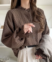 classicalelf（クラシカルエルフ）の「前も後ろも、ときめく一枚!ぽこぽこ素材×フリルで、大人可愛い。前後2way フクレジャガード フリルブラウス(長袖)（シャツ/ブラウス）」