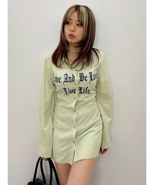 EVRIS（エヴリス）の「グラフィックプリントオーバーサイズシャツ（シャツ/ブラウス・レディース・ホワイト/ブルー/グリーン・FREE）」の19枚目の写真
