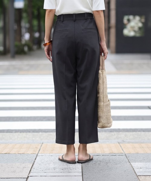 STYLE DELI（スタイルデリ）の「半端丈ラクちんポンチタックパンツ（その他パンツ・レディース・ブラック/ネイビー・02/01）」の4枚目の写真