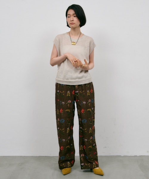 Shelly island(シェリーアイランド)の「フラワーフレーム刺繍パンツ(その他パンツ・レディース・ホワイト/ブラウン/ブラック・FREE)」の16枚目の写真