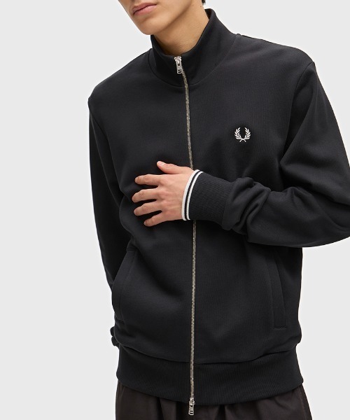 FRED PERRY（フレッドペリー）の「Zip Through Sweatshirt／ジップスルースウェット（スウェット・メンズ・ブラック/グレー/ベージュ・S/M/L）」の4枚目の写真