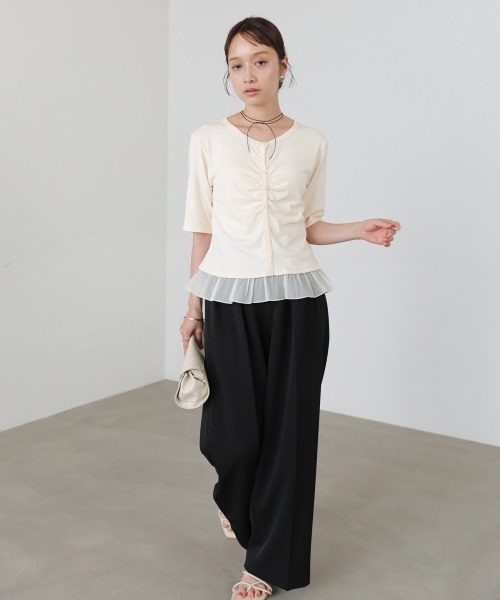 Bab(バブ)の「裾フリルヘンリーネック半袖カットソー(Tシャツ/カットソー・レディース・チャコールグレー/ブラック/アイボリー・FREE)」の6枚目の写真