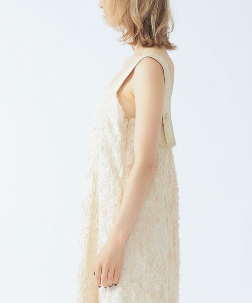Ray BEAMS(レイビームス)の「ジャカード ティアード キャミ ワンピース(ワンピース・レディース・ブラック/アイボリー・ONE SIZE)」の7枚目の写真