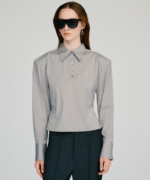 PRANK PROJECT(プランクプロジェクト)の「【2026Autumn Pre-Order】ショルダーパッドハイストレッチブロードシャツ / Shoulder Pad High-Stretch Broadcloth Shirt(シャツ/ブラウス・レディース・サックスブルー/グレー/ホワイト・FREE)」の2枚目の写真