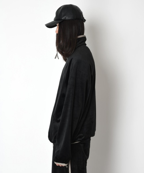 SUPERTHANKS(スーパーサンクス)の「ベロアハーフジッププルオーバーVelour Half zip pullover(スウェット・メンズ・ブラック×グレー/グレー×ホワイト/ブラック×ブラック/グレー・L/M/S)」の7枚目の写真