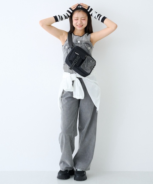 LOVETOXIC(ラブトキシック)の「【LTXC】クリアラメポケットショルダー(バックパック/リュック・キッズ・ブラック・F)」の5枚目の写真