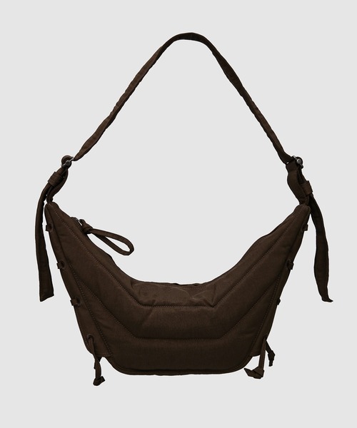 LEMAIRE(ルメール)の「SMALL SOFT GAME BAG(ショルダーバッグ・メンズ・グレー/ブラウン系その他/ブラック系その他・ONE SIZE)」の3枚目の写真