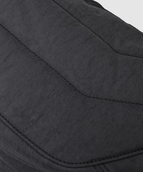 LEMAIRE(ルメール)の「SMALL SOFT GAME BAG(ショルダーバッグ・メンズ・グレー/ブラウン系その他/ブラック系その他・ONE SIZE)」の10枚目の写真