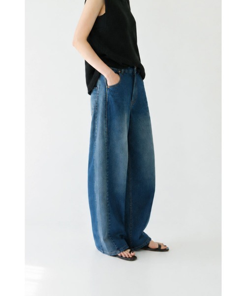 marjour（マージュール）の「10OZ SIDE PANEL WIDE DENIM（デニムパンツ・レディース・ブルー/モカ・M）」の14枚目の写真