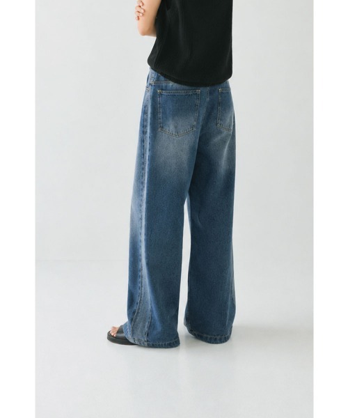 marjour（マージュール）の「10OZ SIDE PANEL WIDE DENIM（デニムパンツ・レディース・ブルー/モカ・M）」の9枚目の写真