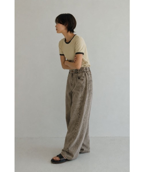 marjour（マージュール）の「10OZ SIDE PANEL WIDE DENIM（デニムパンツ・レディース・ブルー/モカ・M）」の5枚目の写真