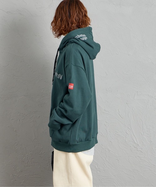 Manhattan Portage（マンハッタンポーテージ）の「[MANHATTAN PORTAGE/マンハッタンポーテージ] 別注 フードロゴ刺繍 スウェットパーカー（パーカー・レディース・グリーン/アイボリー/ブラック・S/M/L/XL）」の15枚目の写真