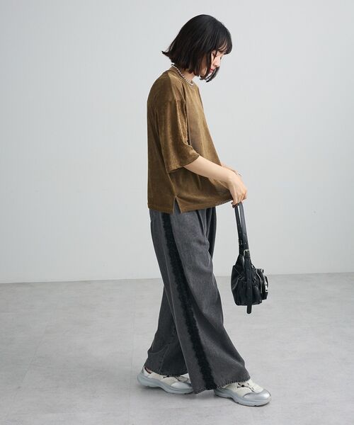 Green Parks(グリーンパークス)の「サイドレースデニムワイドパンツ(デニムパンツ・レディース・ライトインディゴブルー/インディゴブルー/ブラック・M/L)」の9枚目の写真