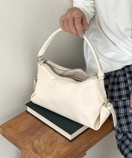 SETUP7(セットアップセブン)の「【SETUP7】ナイロンショルダーバッグ SCCH(ショルダーバッグ・レディース・ブラウン/ブラック/オフホワイト/ブルー・FREE)」の2枚目の写真
