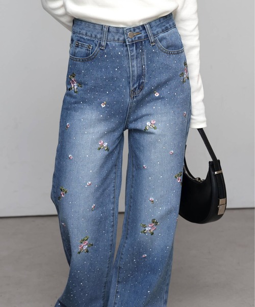 tiptop(ティップトップ)の「花刺繍ラインストーンデニム(デニムパンツ・レディース・ブルー/サックスブルー・M/S)」の1枚目の写真