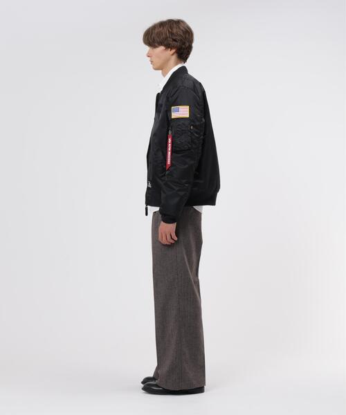 Alpha Industries(アルファインダストリーズ)の「Alpha Industries/アルファ インダストリーズ/MA-1 REGULAR FIT FLIGHT JACKET (NASA)/MA-1 レギュラーフィット フライトジャケット(MA-1・メンズ・ブラック/ネイビー・M/S/2XL/XL/L)」の5枚目の写真