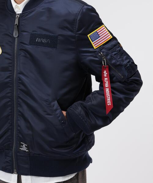 Alpha Industries(アルファインダストリーズ)の「Alpha Industries/アルファ インダストリーズ/MA-1 REGULAR FIT FLIGHT JACKET (NASA)/MA-1 レギュラーフィット フライトジャケット(MA-1・メンズ・ブラック/ネイビー・M/S/2XL/XL/L)」の14枚目の写真