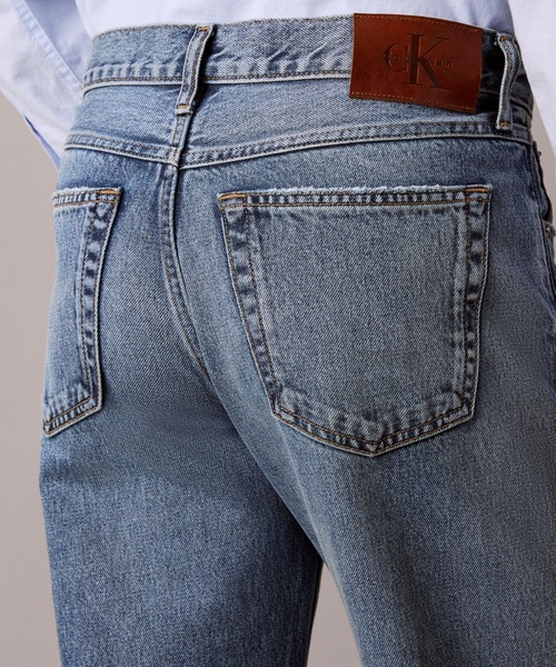 Calvin Klein(カルバン・クライン)の「【ZOZO限定】90's ストレートメンズ ジーンズ(デニムパンツ・メンズ・ライトインディゴブルー・28/34/32/30)」の3枚目の写真
