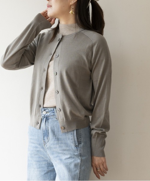 JOCOSA（ジョコサ）の「メリノウール配合 シェルボタンカーディガン（カーディガン/ボレロ・レディース・ブラック/グレイッシュベージュ/チャコール/アイボリー/ブルーグレー・FREE）」の12枚目の写真