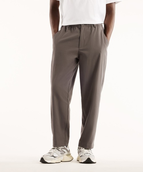 NEW BALANCE(ニューバランス)の「NB GREY テーパードパンツ(スラックス・メンズ・ブルーグレー/ブラック・SMALL/MEDIUM/LARGE/X-LARGE/XX-LARGE)」の2枚目の写真