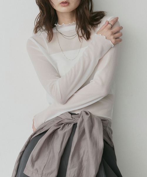 ad thie(アドティエ)の「プチハイネック シアー トップス(Tシャツ/カットソー・レディース・オフホワイト/チャコール/ブラック/ピンク/ブラウン/イエロー・LARGE/MEDIUM)」の2枚目の写真