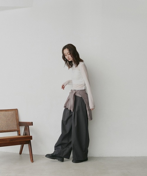 ad thie(アドティエ)の「プチハイネック シアー トップス(Tシャツ/カットソー・レディース・オフホワイト/チャコール/ブラック/ピンク/ブラウン/イエロー・LARGE/MEDIUM)」の20枚目の写真