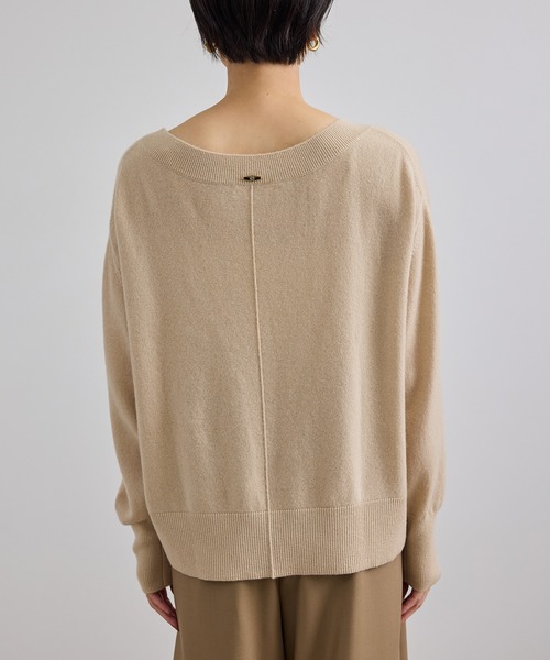 SALON adam et rope'(サロン アダム エ ロペ)の「WOOL/CASH ウールカシミヤVネックプルオーバー(ニット/セーター・レディース・ベージュ・FREE)」の14枚目の写真