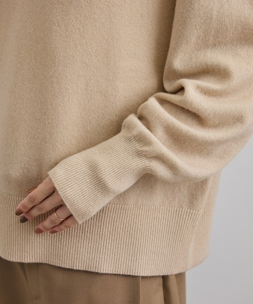 SALON adam et rope'(サロン アダム エ ロペ)の「WOOL/CASH ウールカシミヤVネックプルオーバー(ニット/セーター・レディース・ベージュ・FREE)」の16枚目の写真