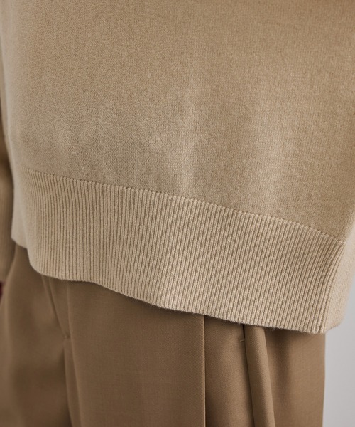 SALON adam et rope'(サロン アダム エ ロペ)の「WOOL/CASH ウールカシミヤVネックプルオーバー(ニット/セーター・レディース・ベージュ・FREE)」の17枚目の写真