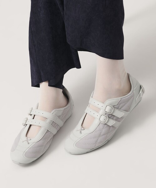 FILA(フィラ)の「<FILA×OJOS>リトモ スリーク VC スニーカー(スニーカー・レディース・ブラック/グレー系・23cm/25cm/24cm)」の1枚目の写真