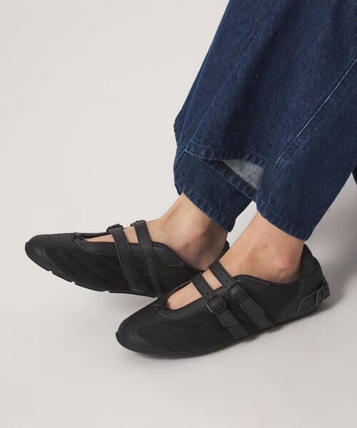 FILA(フィラ)の「<FILA×OJOS>リトモ スリーク VC スニーカー(スニーカー・レディース・ブラック/グレー系・23cm/25cm/24cm)」の2枚目の写真