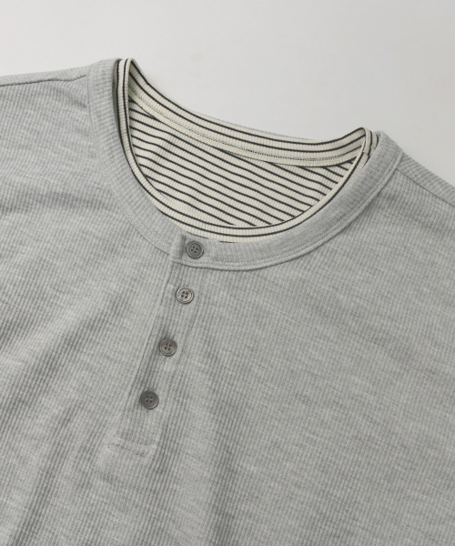 INDUST(インダスト)の「レイヤードヘンリーネックロングスリーブ(グレー)(Tシャツ/カットソー・レディース・グレー・1(S)/2(M)/3(L))」の2枚目の写真