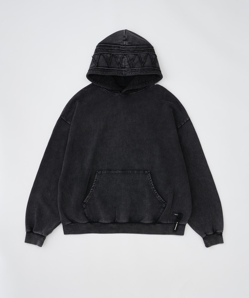 ADAM PATEK(アダムパテック)の「【ADAMPATECK/アダムパテック】dyed still embellished pullover parka(パーカー・メンズ・ブラック/レッド・2/1)」の1枚目の写真