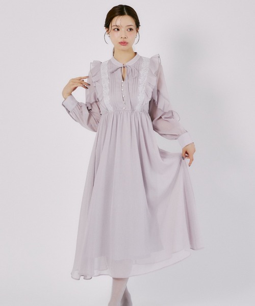 tocco closet(トッコ クローゼット)の「リボン付きフリルレースピンタックラメシアーワンピース(ワンピース・レディース・ブラウン/ラベンダー・M)」の2枚目の写真